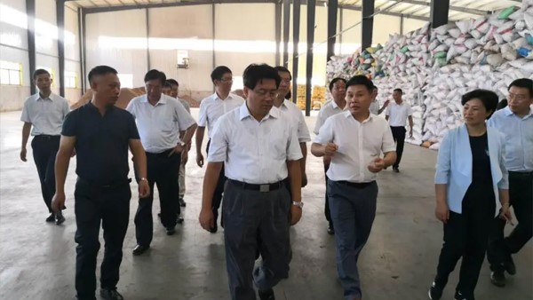 湖南省副省長隋忠誠調(diào)研貴太太，稱贊貴太太助力產(chǎn)業(yè)扶貧，并鼓勵貴太太爭做行業(yè)標(biāo)桿